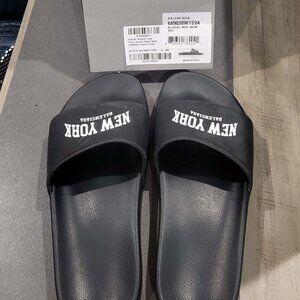 Balenciaga Women's Pool Slides with dust bags - Size 40/ 8.5 US
